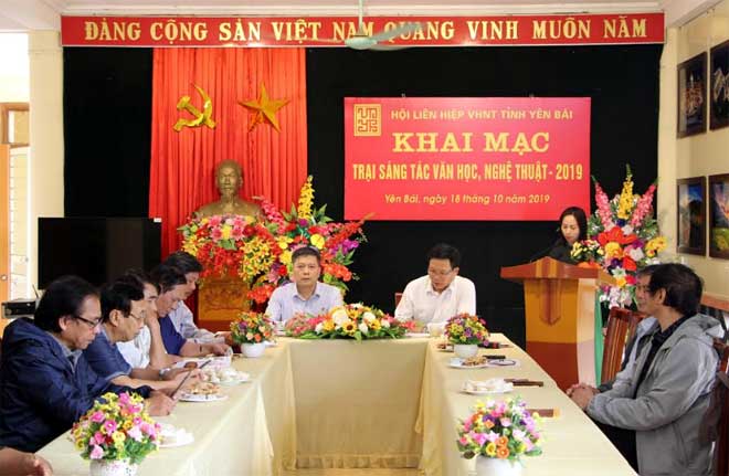 Quang cáº£nh Lá» khai máº¡c Tráº¡i sÃ¡ng tÃ¡c vÄn há»c nghá» thuáº­t tá»nh YÃªn BÃ¡i nÄm 2019