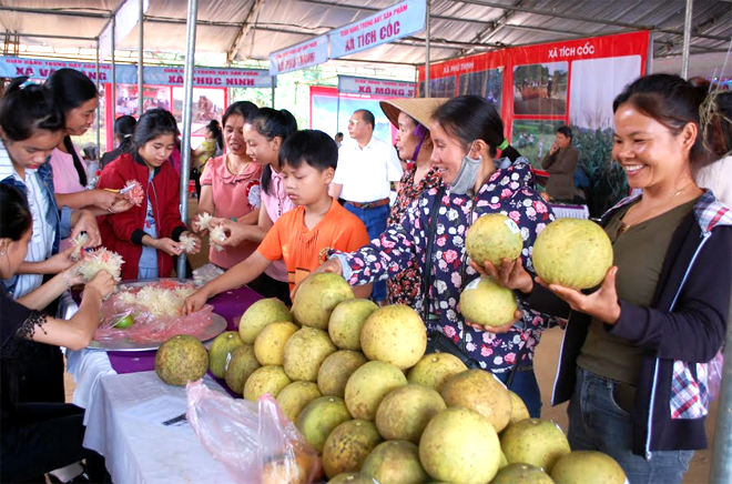 Tại Hội chợ Thương mại và Du lịch huyện Yên Bình năm 2020 dự kiến có trên 50 gian hàng trưng bày giới thiệu quảng bá sản phẩm Bưởi Đại Minh và các sản phẩm nông sản mang đậm hương vị quê hương Hồ Thác.
