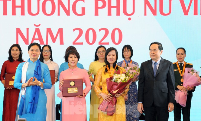 Lễ trao giải thưởng Phụ nữ Việt Nam 2020