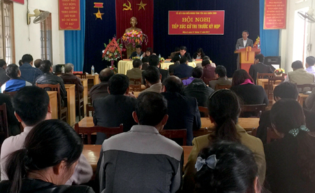 Quang cảnh buổi tiếp xúc cử tri tại huyện Văn Yên.