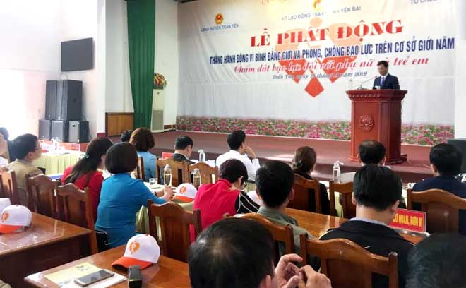 Đồng chí Dương Văn Tiến - Phó Chủ tịch UBND tỉnh phát biểu tại Lễ phát động.