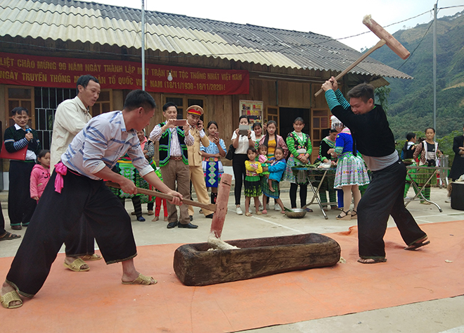 Nhân dân các dân tộc vùng cao Yên Bái tưng bừng các hoạt động văn hóa trong Ngày hội Đại đoàn kết dân tộc.