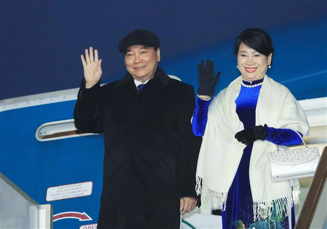 Chủ tịch nước Nguyễn Xuân Phúc và Phu nhân tại sân bay Vnukovo 2.