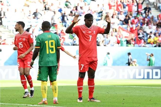 Emboli mang về thắng lợi quan trọng cho Thụy Sĩ trước Cameroon