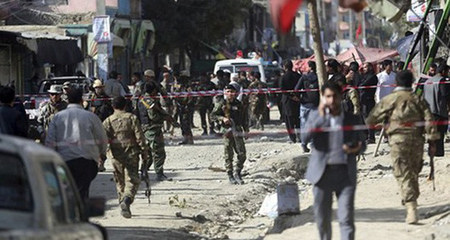 Cảnh sát phong tỏa hiện trường một vụ đánh bom ở Afghanistan.