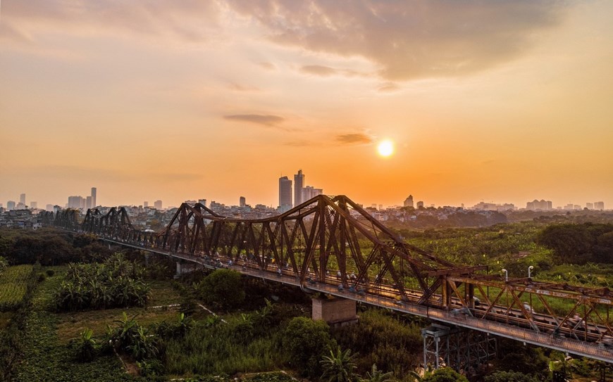 The 2.29-kilometre Long Bien Bridge in Hanoi was built between 1899 and 1902 by the French during colonial times and was the first steel bridge over the Red River. It has played a crucial role in many key historic events, including Vietnam’s independence wars.