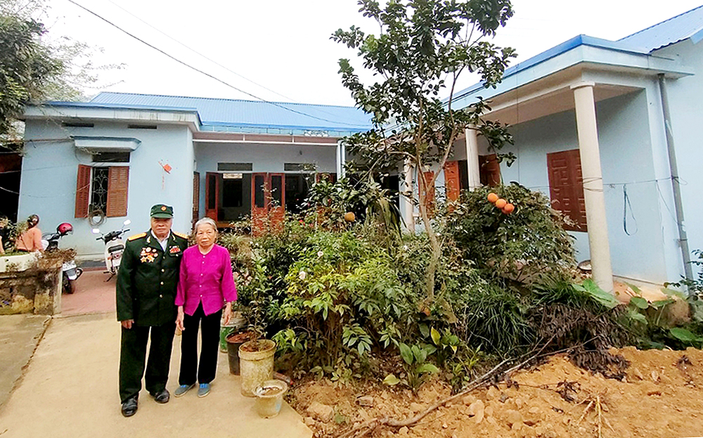 Ngôi nhà của vợ chồng ông Nguyễn Văn Viện tự nguyện dỡ bỏ để thi công cải tạo, nâng cấp tuyến đường Vĩnh Kiên - Yên Thế.