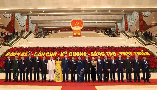 Đoàn đại biểu tỉnh Yên Bái dự Đại hội XIII của Đảng.