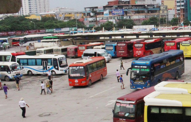 Mặc dù vắng khách nhưng dịp Tết bến xe Hà Nội vẫn huy động hàng trăm lượt xe tăng cường đề phòng quá tải