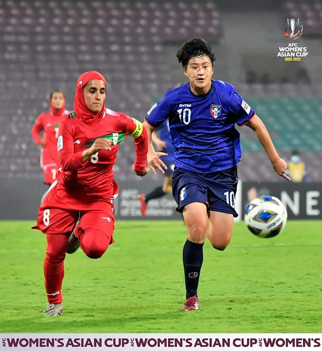 Nữ Đài Loan (Trung Quốc, áo xanh) thắng dễ Iran 5-0