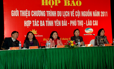 Họp báo giới thiệu Chương trình “Du lịch về cội nguồn năm 2011” tại Hà Nội