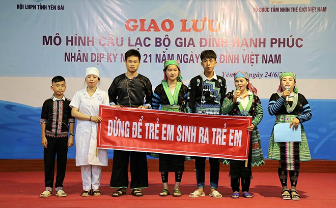 Tiết mục tuyên truyền giảm thiểu tình trạng tảo hôn trong giới trẻ tại Chương trình giao lưu các câu lạc bộ gia đình hạnh phúc do Hội Liên hiệp phụ nữ tỉnh tổ chức.