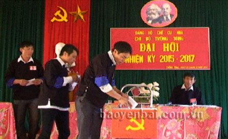 Đại hội điểm Chi bộ Trống Tông, Đảng bộ xã Chế Cu Nha, huyện Mù Cang Chải.