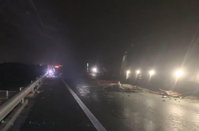 Hiện trường vụ tai nạn trên cao tốc Cam Lộ - La Sơn tối 10.3.