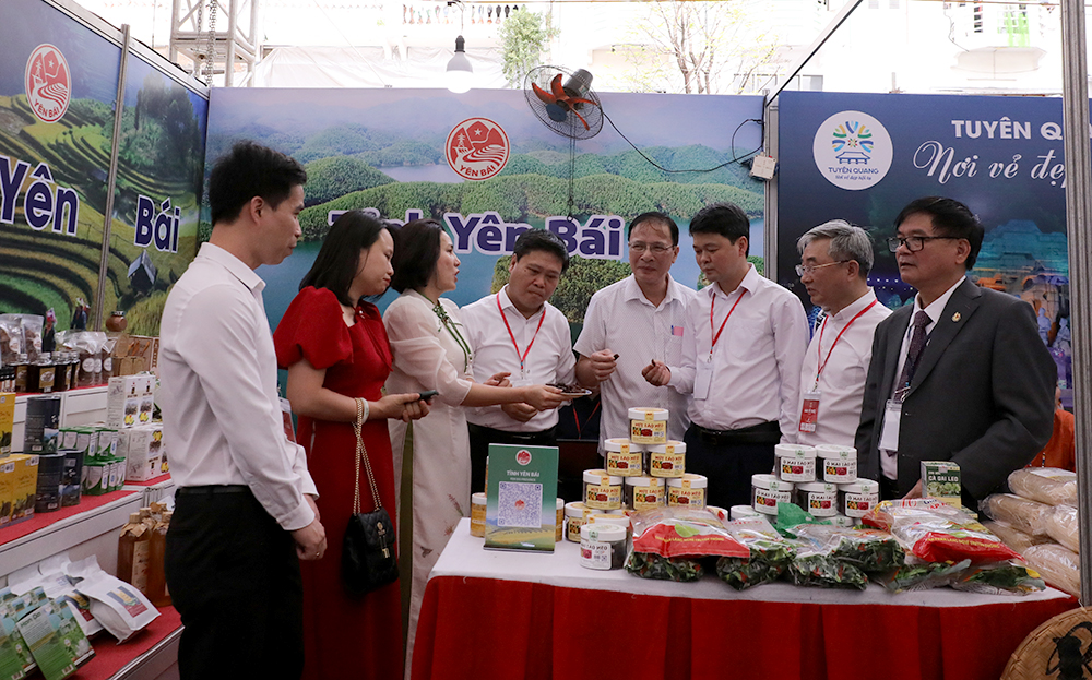 30 sản phẩm OCOP của tỉnh Yên Bái được tiếp cận người tiêu dùng ở các địa phương khác tại Hội báo toàn quốc năm 2024.