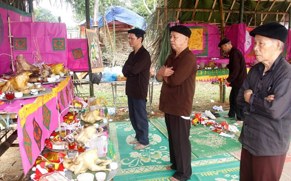 Xã Tân Hương phối hợp tổ chức Lễ hội cầu yên dân tộc Cao Lan.
