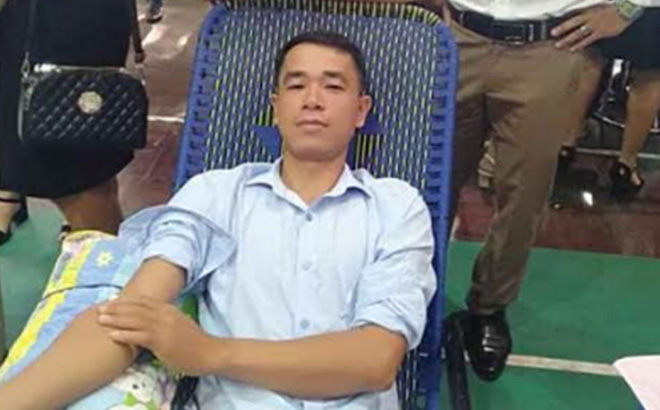 Anh Nguyễn Hữu Lợi tham gia Ngày hội hiến máu tình nguyện.