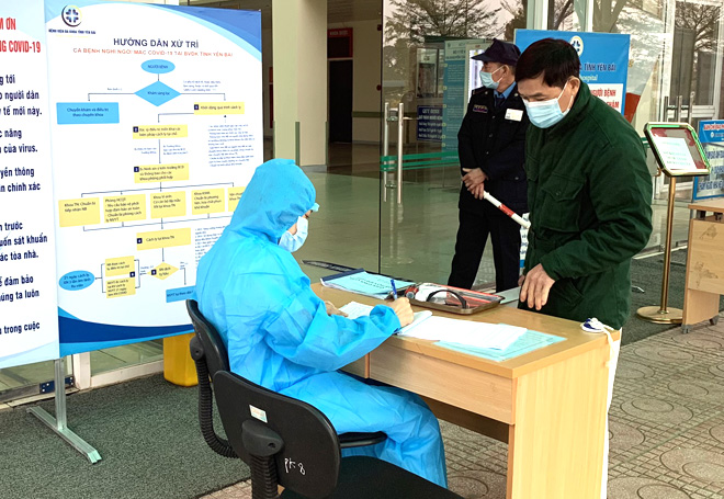 Khai báo y tế là điều kiện bắt buộc của mọi công dân khi đến cơ sở khám chữa bệnh trên địa bàn tỉnh Yên Bái. (Ảnh: Thủy Thanh)