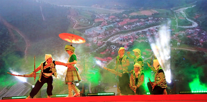 Bữa tiệc nghệ thuật giới thiệu văn hóa dân tộc Mông tại sự kiện đã để lại dấu ấn đậm nét trong lòng du khách.