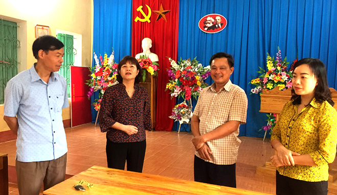 Đoàn giám sát HĐND tỉnh khảo sát, giám sát tình hình triển khai thực tế tại hai xã Hồng Ca và Hưng Khánh, huyện Trấn Yên.