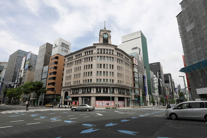 Cảnh vắng vẻ trên đường phố tại Tokyo, Nhật Bản ngày 4-5-2020 trong bối cảnh dịch Covid-19 lan rộng.