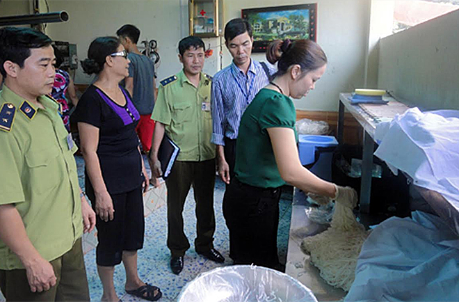 Authorities inspect a food production and trading establishments in the locality.
