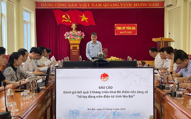 Đồng chí Chu Đình Ngữ - Ủy viên Ban Thường vụ Tỉnh ủy, Trưởng Ban Tổ chức Tỉnh ủy phát biểu tại Hội nghị.