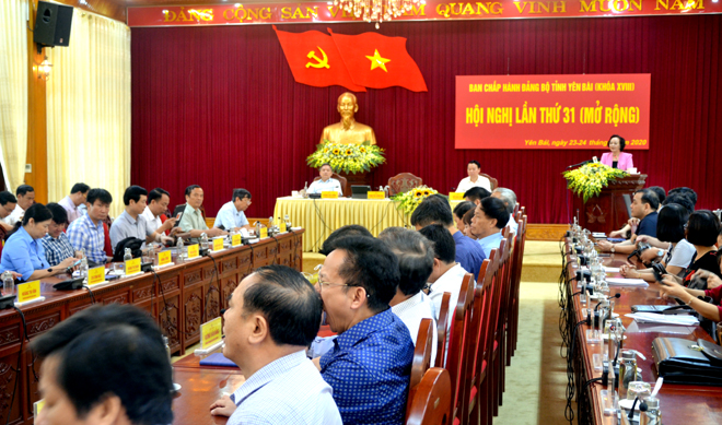 Quang cảnh Hội nghị lần thứ 31 (mở rộng) Ban Chấp hành Đảng bộ tỉnh Yên Bái khóa XVIII
