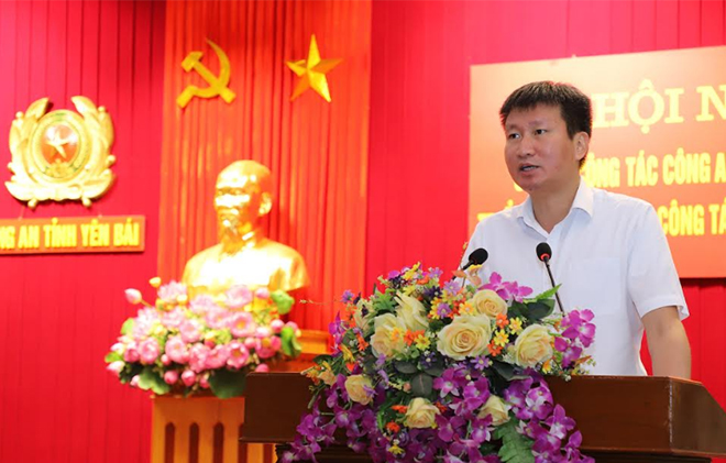 Đồng chí Trần Huy Tuấn - Phó Bí thư Tỉnh ủy, Chủ tịch UBND tỉnh phát biểu chỉ đạo tại Hội nghị.