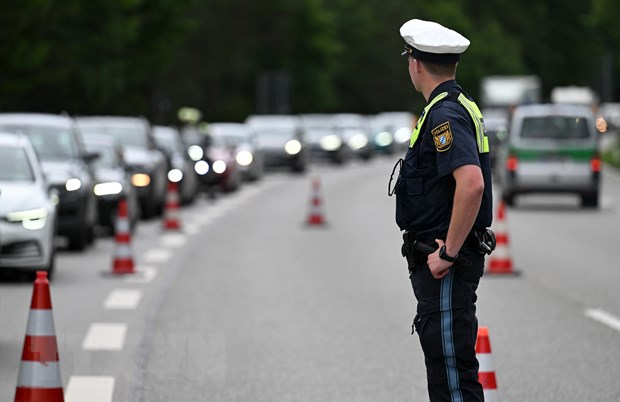 Cảnh sát được triển khai nhằm đảm bảo an ninh trước thềm Hội nghị thượng đỉnh G7 tại lâu đài Elmau, thuộc bang Bayern, miền Nam nước Đức, ngày 24/6/2022