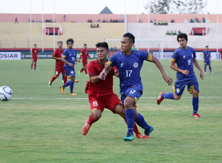 U19 Việt Nam sử dụng khá nhiều cầu thủ dự bị.