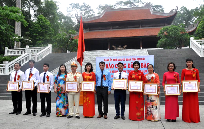 Nhiều mô hình, điển hình tiên tiến tiêu biểu trong thực hiện Chỉ thị 05 được ĐUKCCQ tỉnh tuyên dương, khen thưởng.