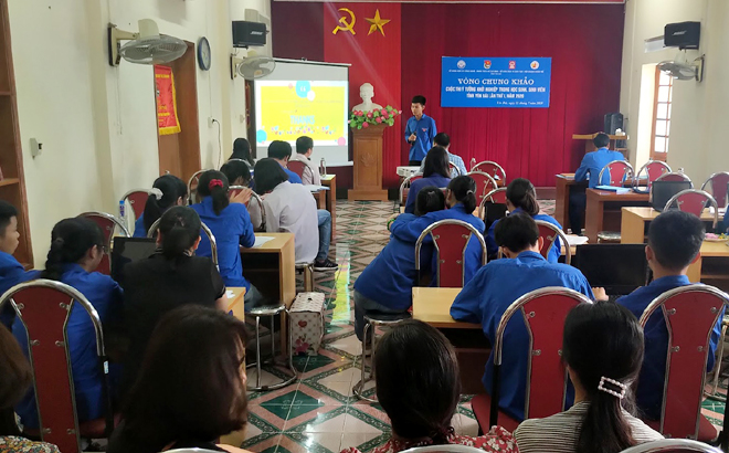 Em Hoàng Xuân Lộc - lớp 9A, Trường Tiểu học và Trung học cơ sở Mông Sơn, huyện Yên Bình trình bày ý tưởng mô hình làm trang trại sinh thái kết hợp nông nghiệp gắn với phát triển du lịch hồ Thác Bà.