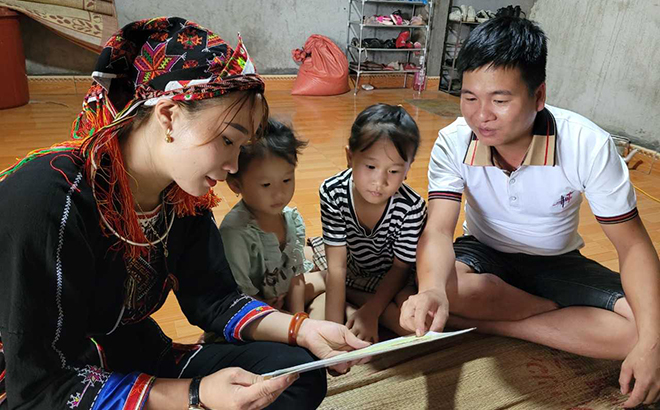 Hội viên phụ nữ xã Tân Đồng (Trấn Yên) tham gia các câu lạc bộ gia đình hạnh phúc, góp phần tạo chuẩn mực gia đình văn hóa.