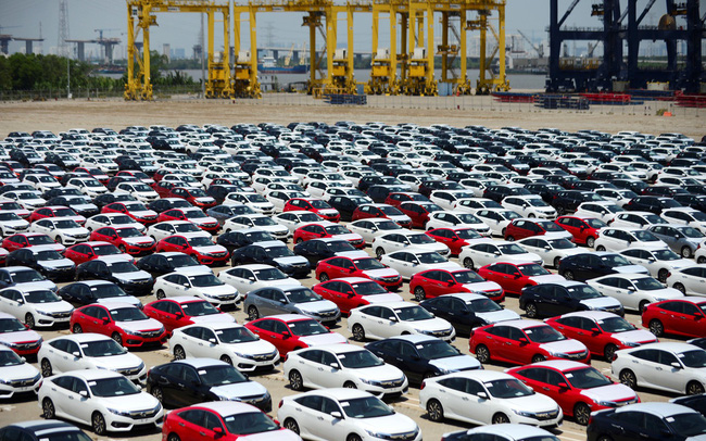 Số lượng ô tô nhập khẩu vào Việt Nam trong 6 tháng đầu năm 2019 gần tương đương số ô tô nhập khẩu trong năm 2018. Ảnh minh hoạ.