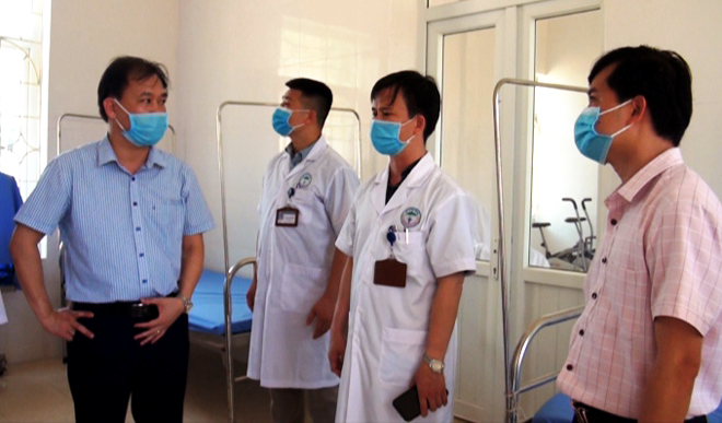Lãnh đạo huyện Yên Bình kiểm tra công tác phòng chống dịch Covid -19 tại Trung tâm Y tế huyện