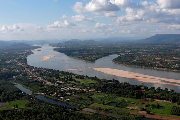 Khúc sông Mekong giáp biên giới giữa hai nước Thái Lan và Lào