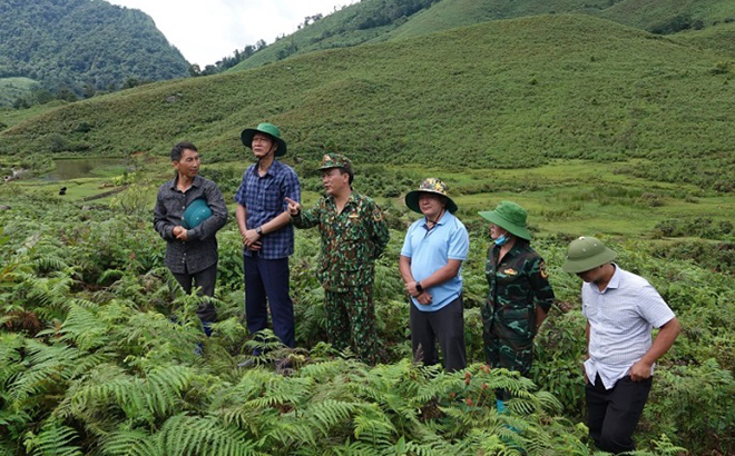 Lãnh đạo tỉnh cùng đoàn công tác và huyện Mù Cang Chải kiểm tra tại điểm Tà Cua Y