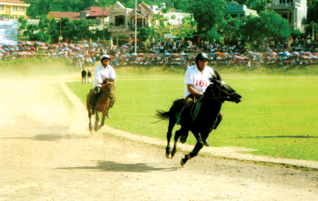 Đến Mù Cang Chải (Yên Bái) cùng đắm mình trong trò chơi dân gian