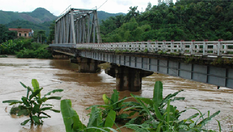 Cầu được sửa chữa theo Quyết định số 397/QĐ-UBND ngày 10/3/2017 của Chủ tịch UBND tỉnh Yên Bái. Ảnh minh họa