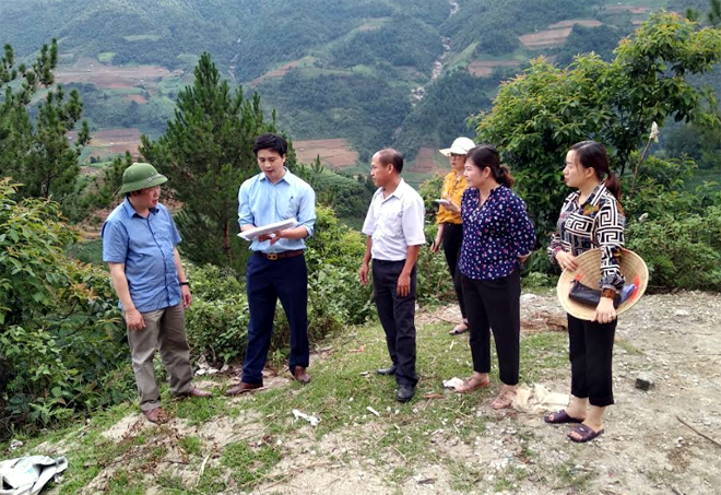 Ban Kinh tế Ngân sách HĐND tỉnh giám sát việc thực hiện các nghị quyết của HĐND tỉnh thông qua danh mục các dự án cần thu hồi đất tại huyện Mù Cang Chải.