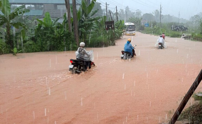 Người dân cần chú ý theo dõi các bản tin dự báo thời tiết trên Báo Yên Bái để chủ động ứng phó với mưa lớn và ngập úng.