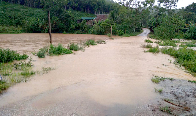 Người dân ở các vùng trũng, thấp, ngầm tràn cần chú ý theo dõi các bản tin cảnh báo thời tiết trên Báo Yên Bái điện tử để chủ động ứng phó với mưa lũ.