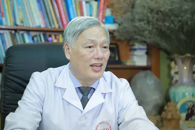 BSCKII Nguyễn Hồng Hà, Phó Chủ tịch Hội Truyền nhiễm Việt Nam.
